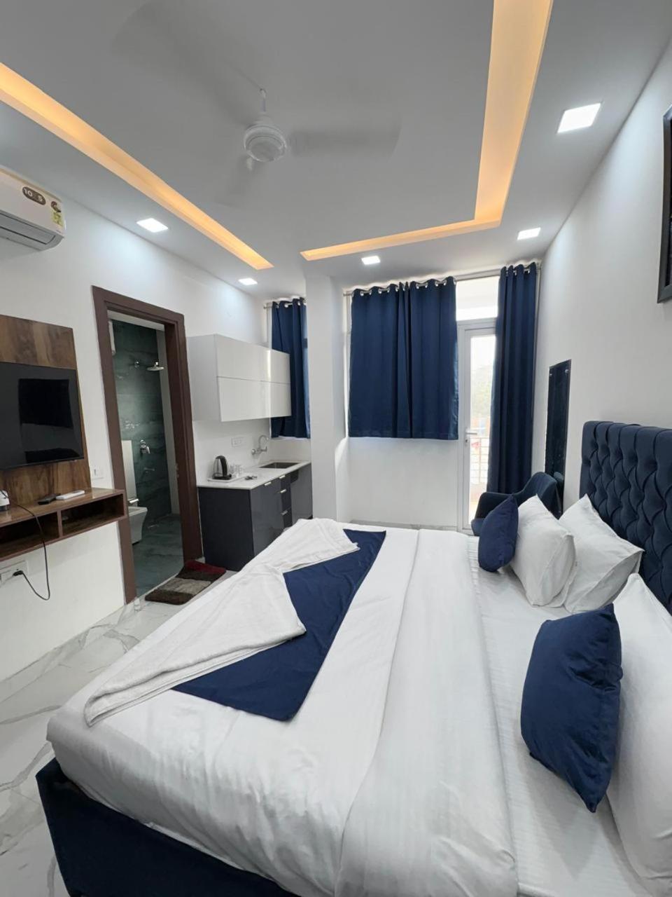 Pacific Inn Eco Central Gurgaon Eksteriør bilde