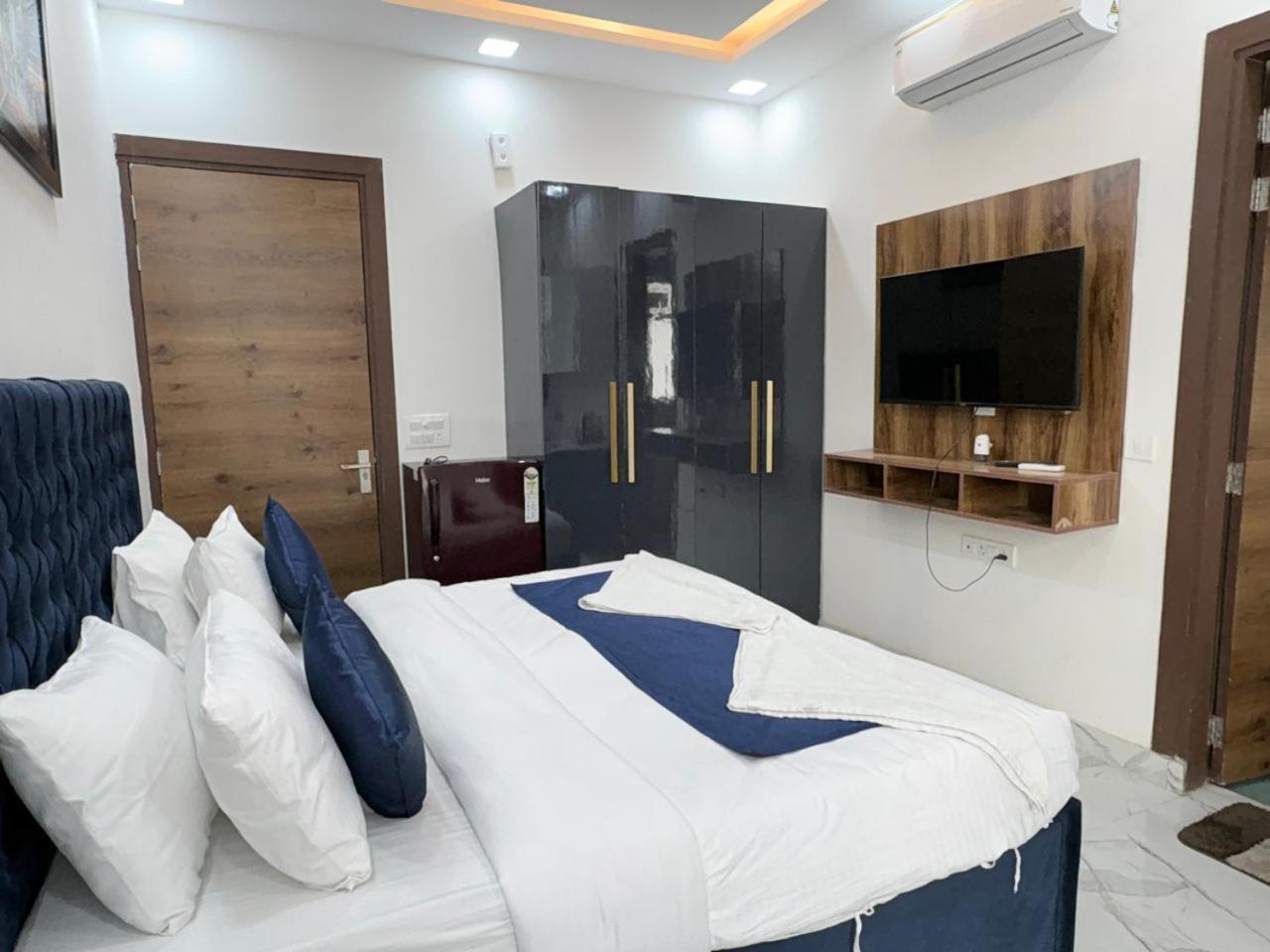Pacific Inn Eco Central Gurgaon Eksteriør bilde