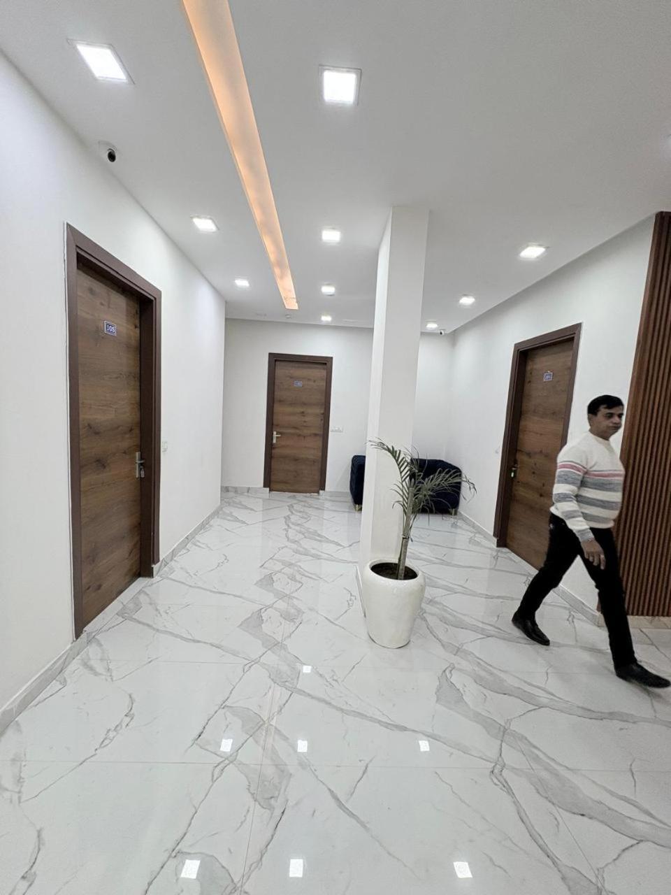Pacific Inn Eco Central Gurgaon Eksteriør bilde