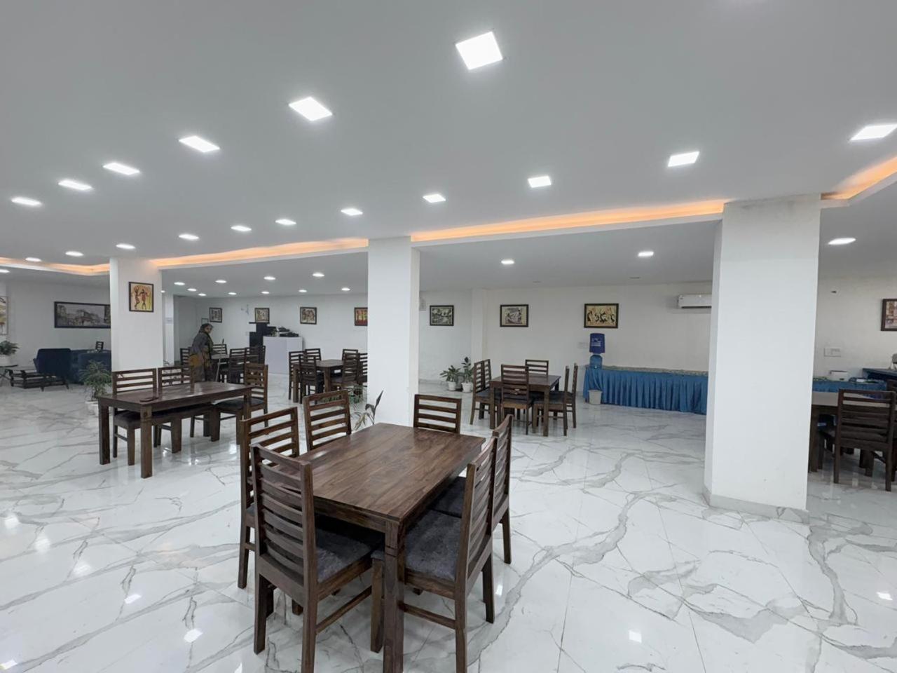 Pacific Inn Eco Central Gurgaon Eksteriør bilde