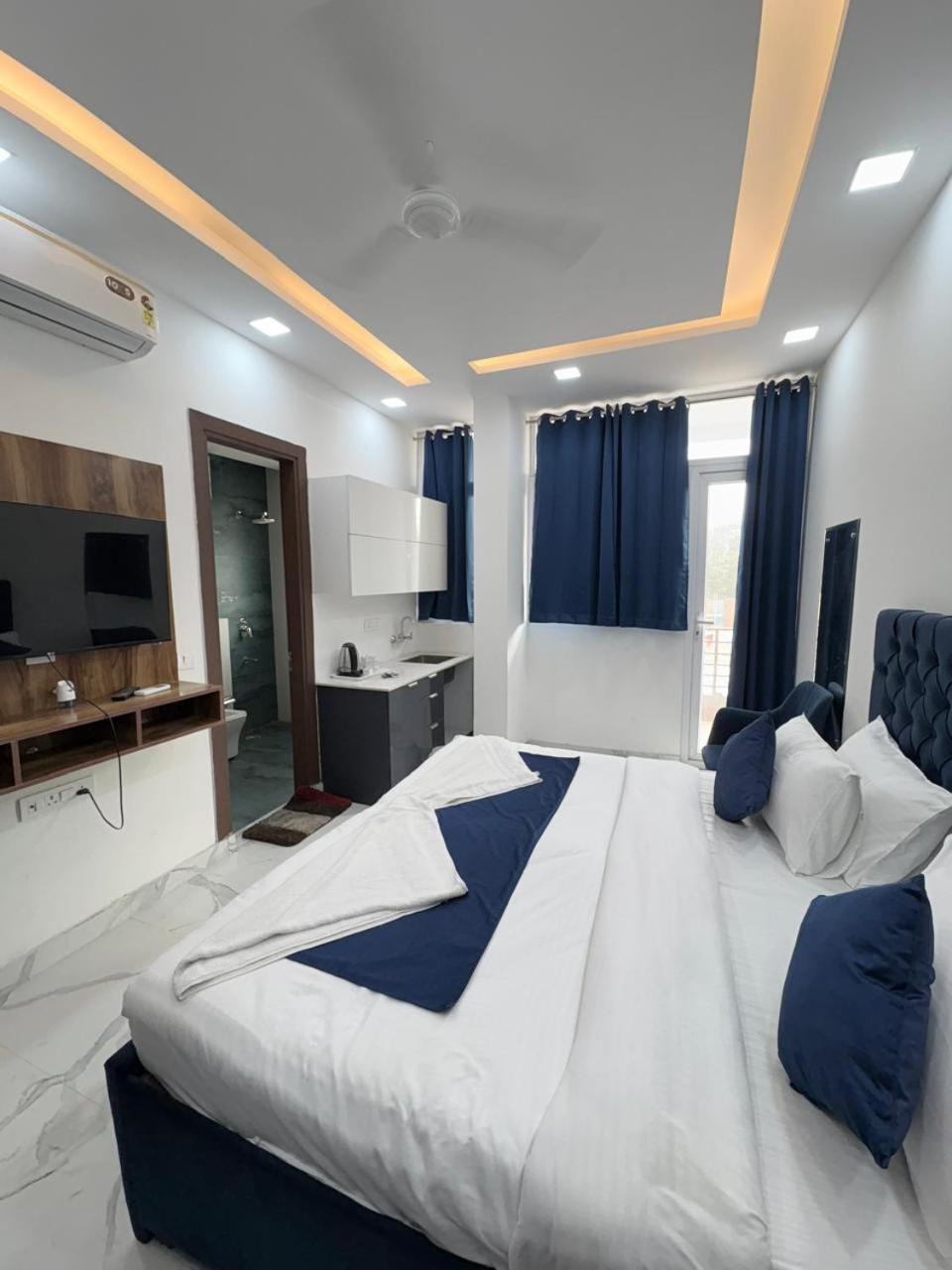Pacific Inn Eco Central Gurgaon Eksteriør bilde