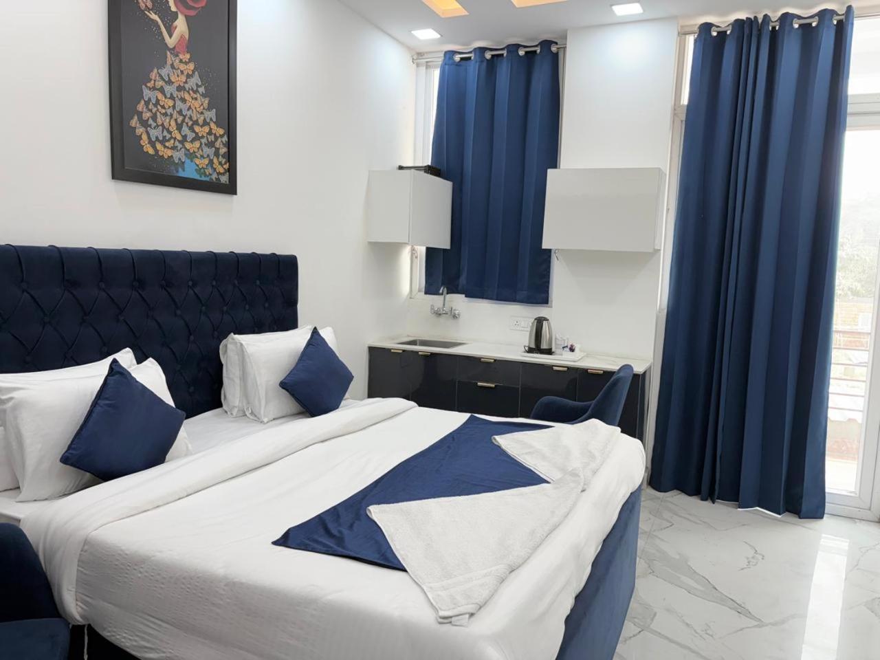 Pacific Inn Eco Central Gurgaon Eksteriør bilde