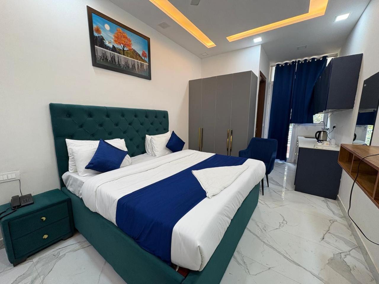 Pacific Inn Eco Central Gurgaon Eksteriør bilde