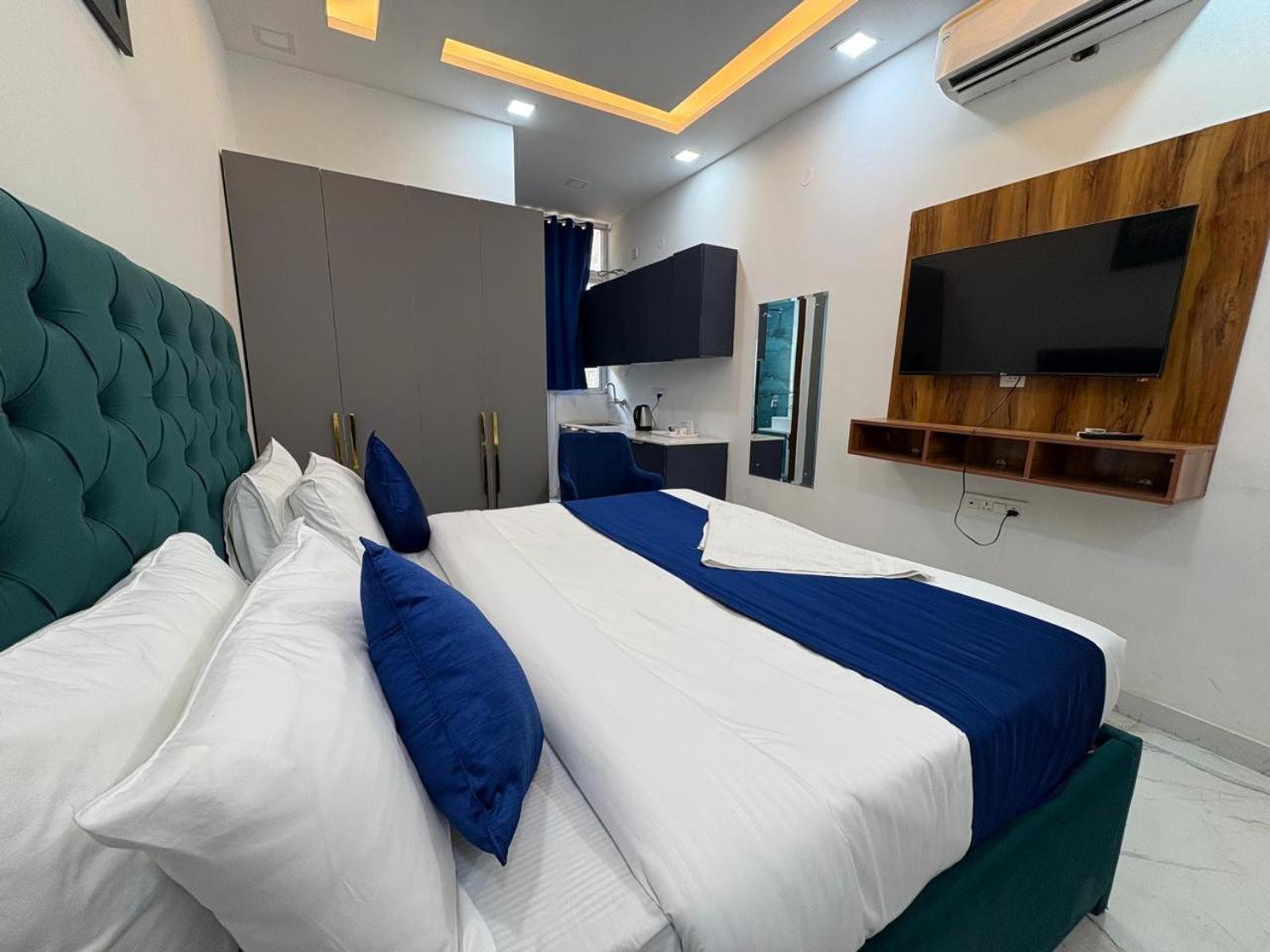 Pacific Inn Eco Central Gurgaon Eksteriør bilde