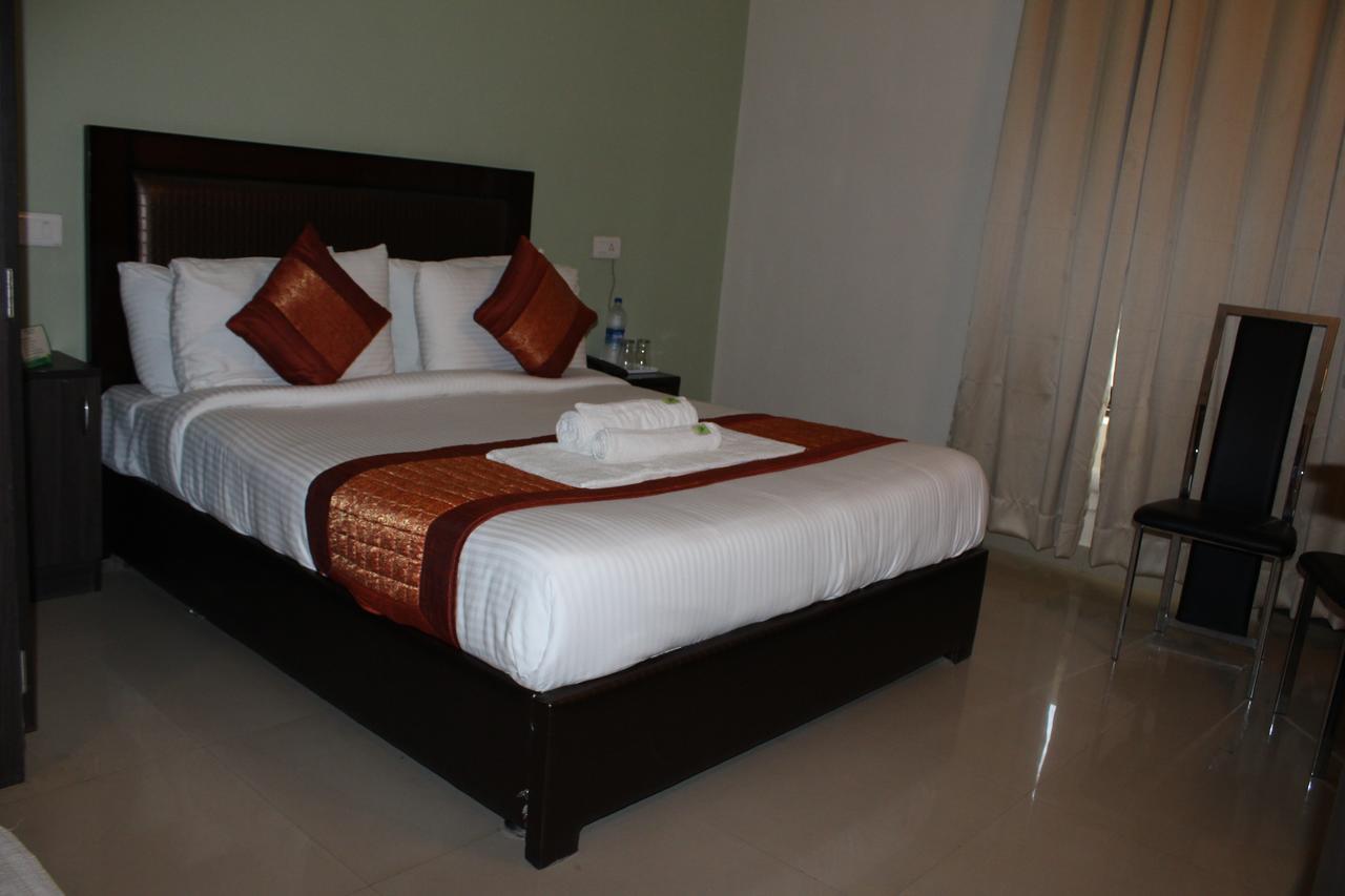 Pacific Inn Eco Central Gurgaon Eksteriør bilde