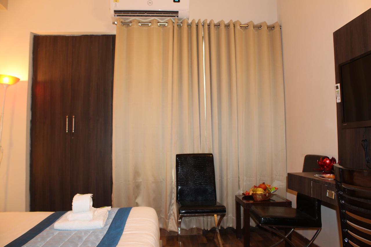 Pacific Inn Eco Central Gurgaon Eksteriør bilde