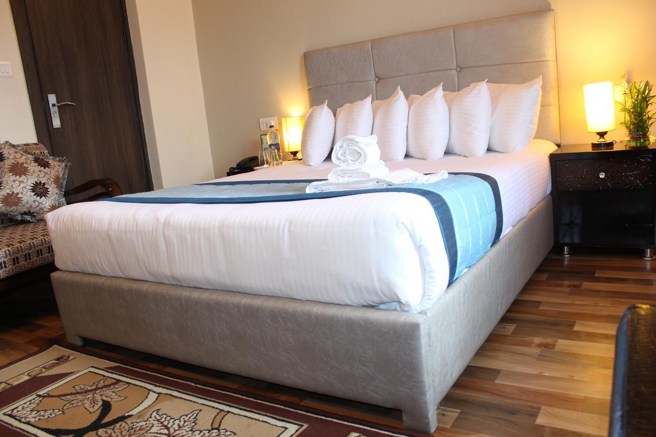 Pacific Inn Eco Central Gurgaon Eksteriør bilde