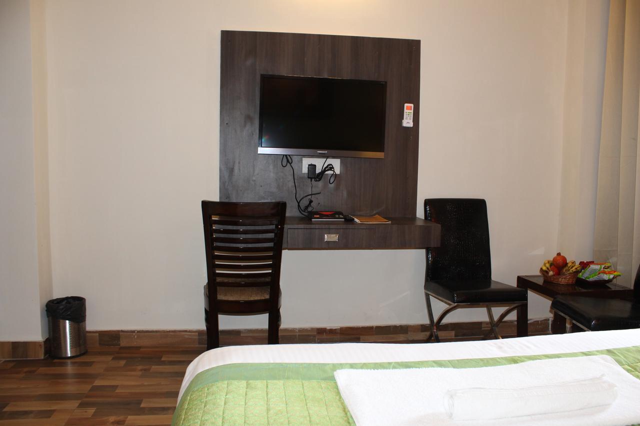 Pacific Inn Eco Central Gurgaon Eksteriør bilde