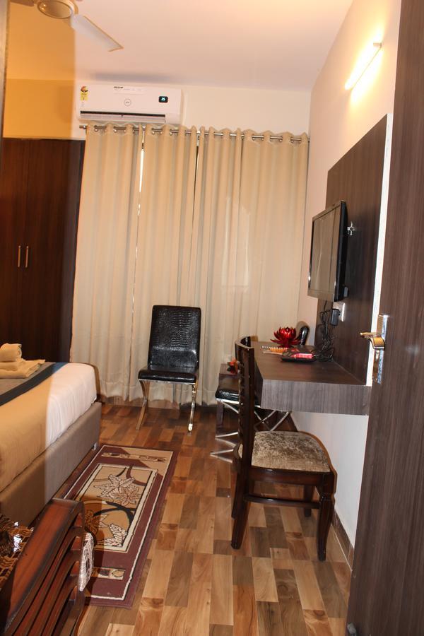 Pacific Inn Eco Central Gurgaon Eksteriør bilde