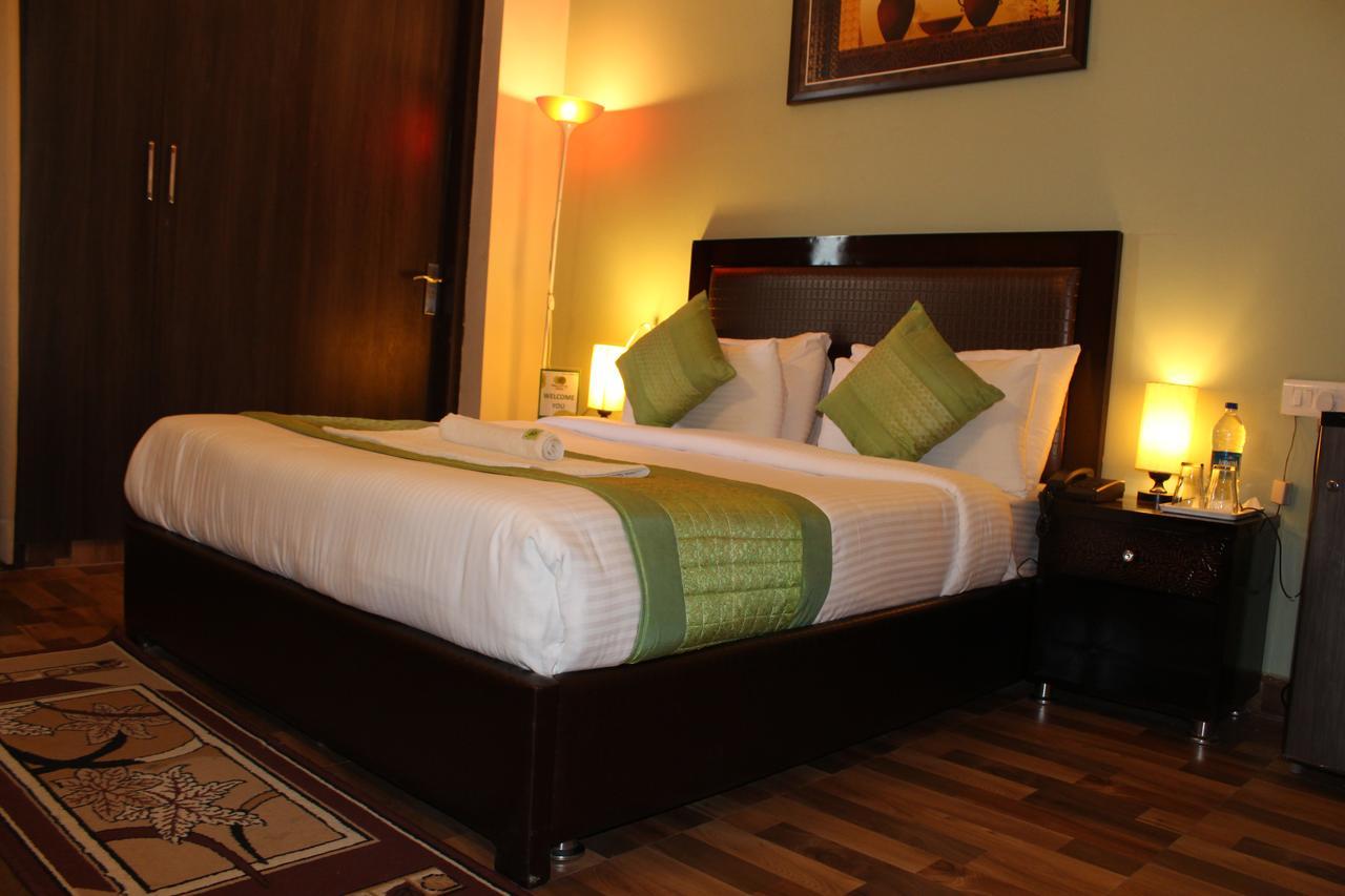Pacific Inn Eco Central Gurgaon Eksteriør bilde